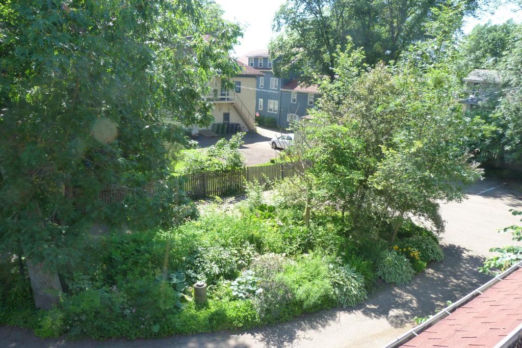Shipwright Inn Шарлъттаун Екстериор снимка