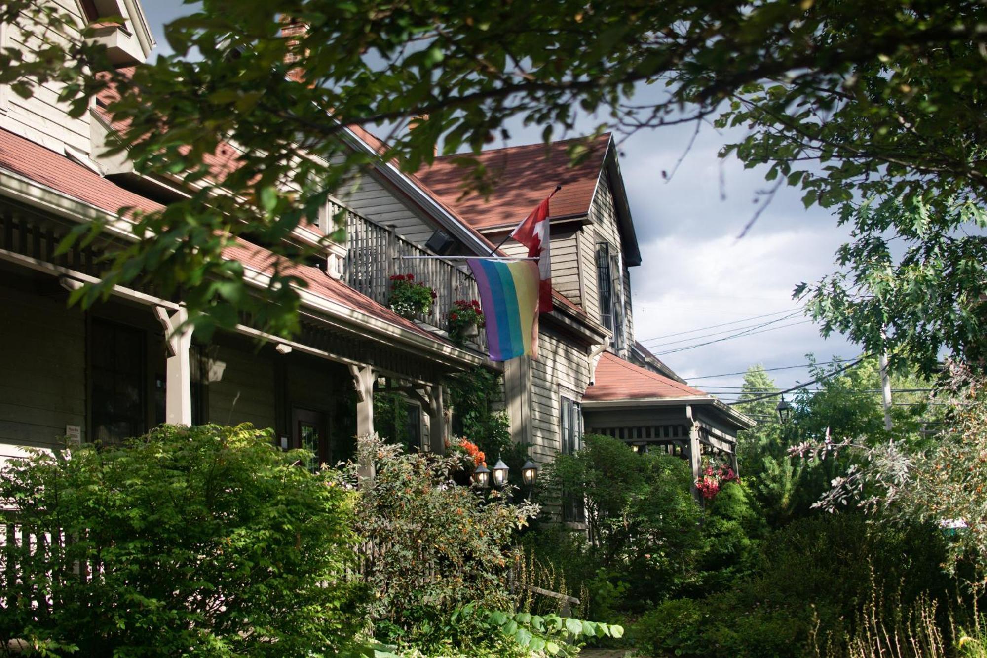 Shipwright Inn Шарлъттаун Екстериор снимка