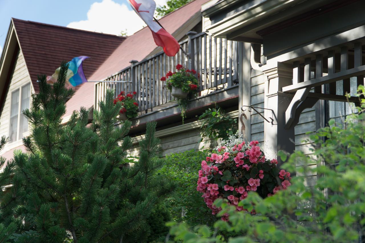 Shipwright Inn Шарлъттаун Екстериор снимка